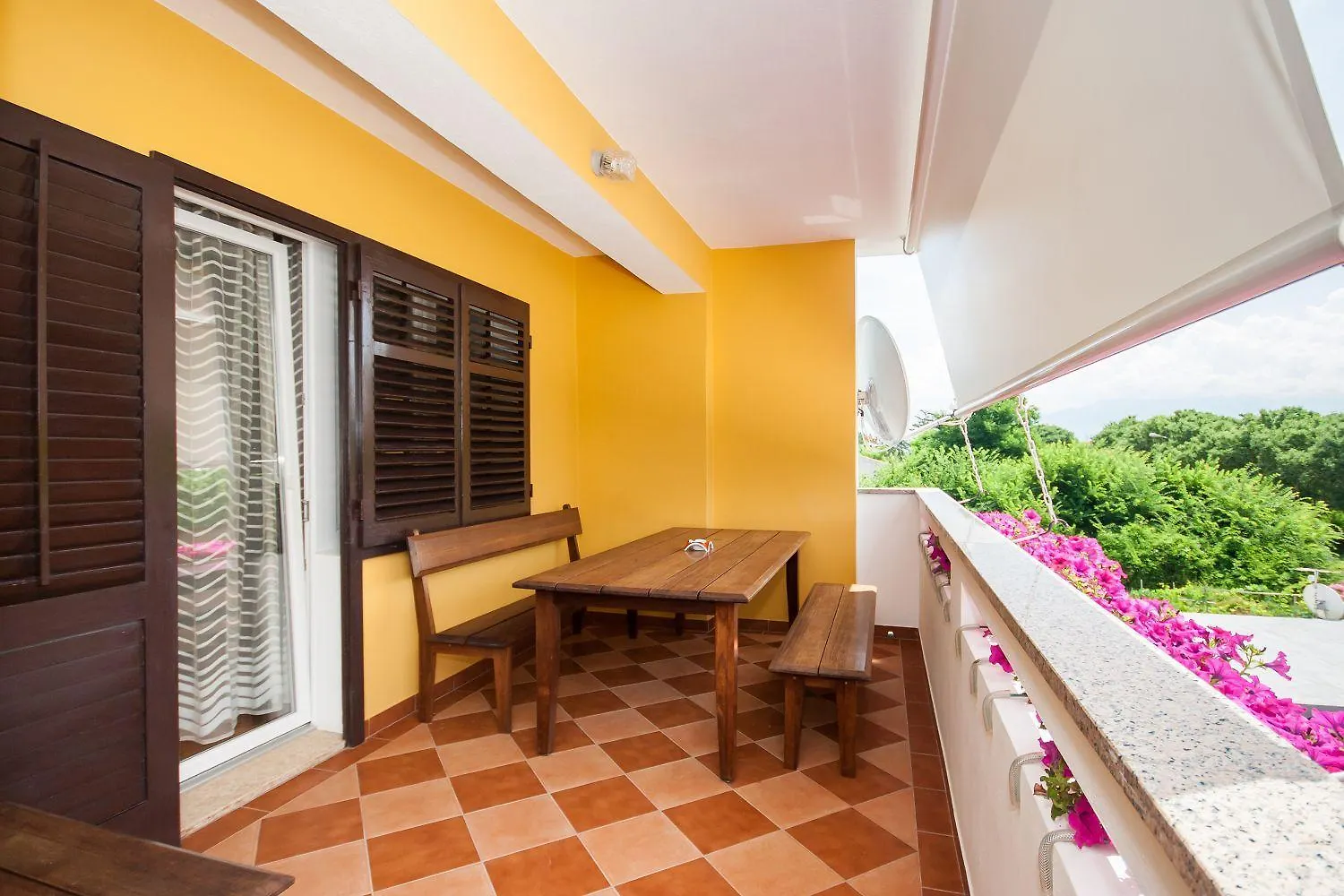 Grosses Apartment Mit 3 Klimas, Wifi, Bbq, Parkplatz Baska  0*, Baska (Krk) Croatia